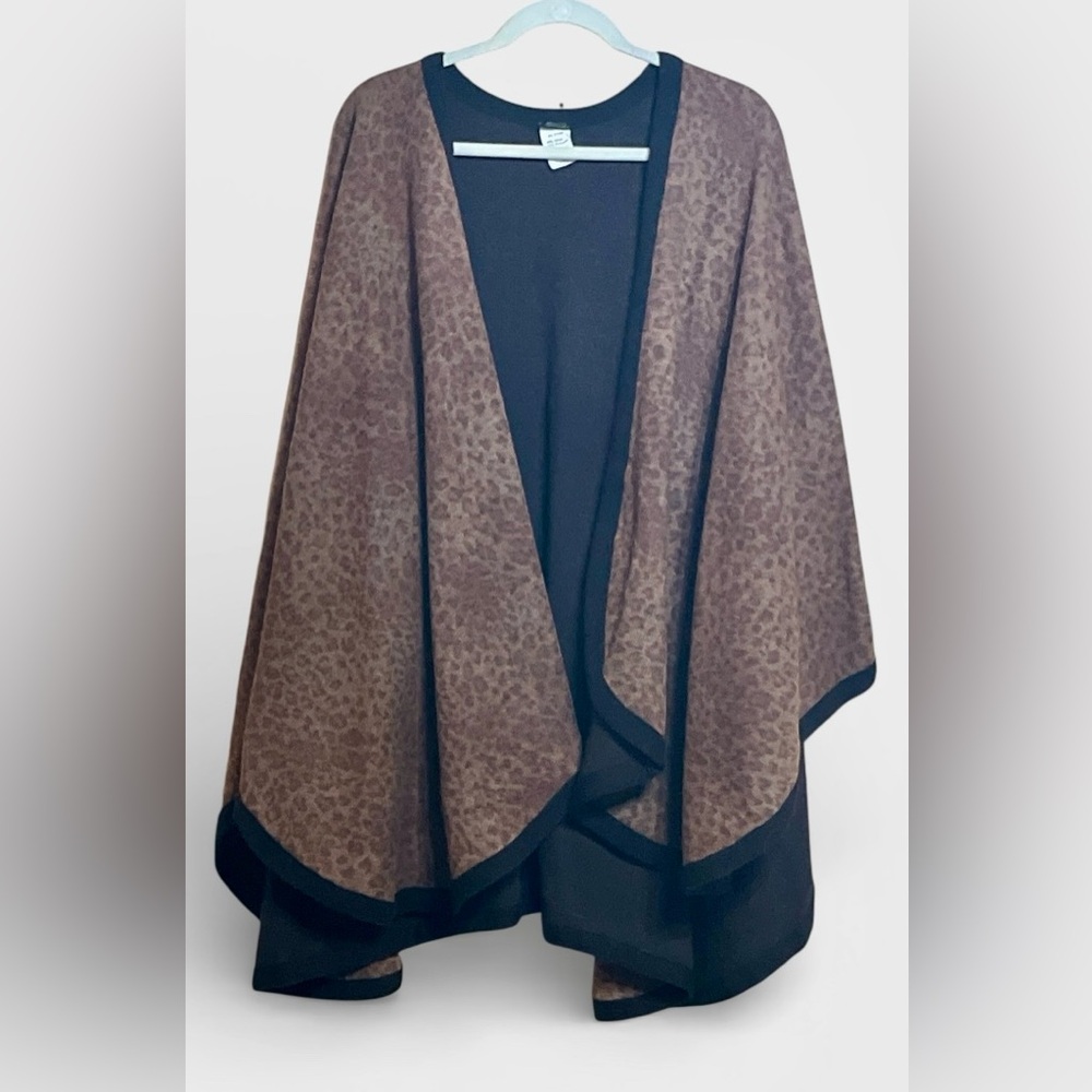 Elegant Dennis Basso Wool Blend Animal Print Cape-one size fits most